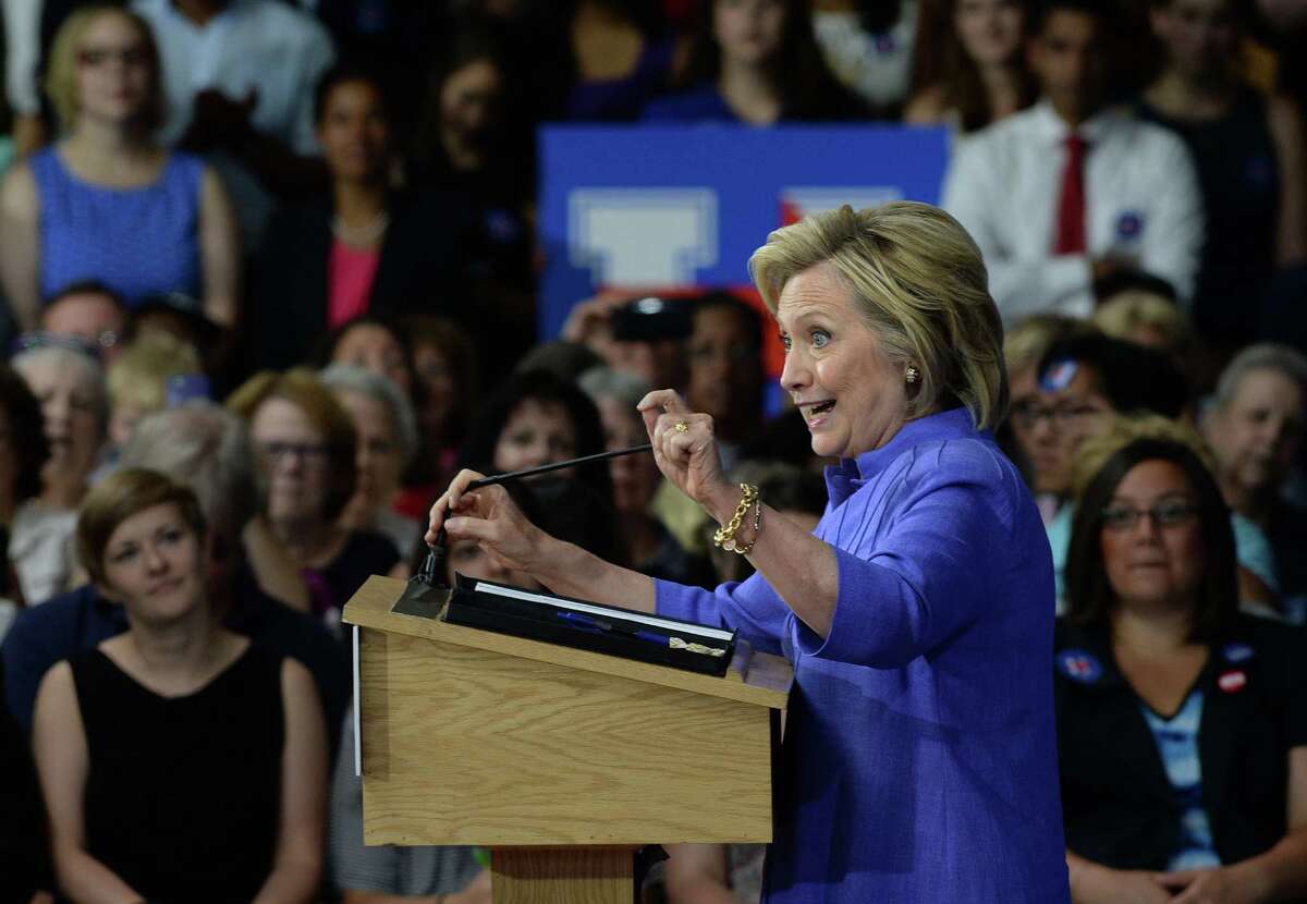 Democratic presidential candidate Hillary Clinton, speaking Monday at a town hall at Exeter High School in﻿ New Hampshire, pitched her college aid plan as a public-private partnership.﻿﻿