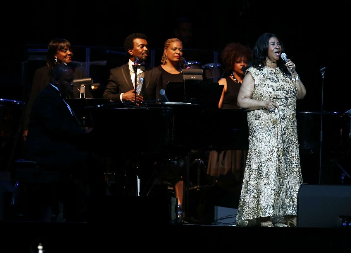 Aretha Franklin performs at Oracle Arena in Oakland, Calif., on Monday, Aug. 10, 2015.