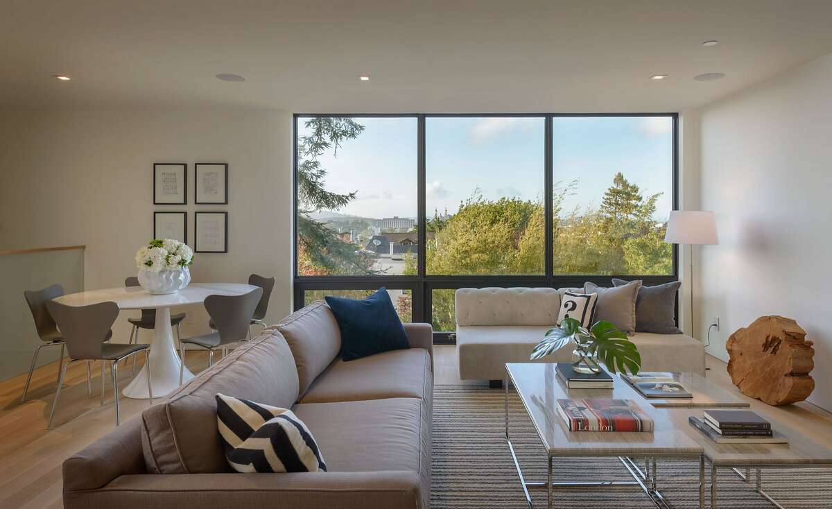 Roof deck with views in Cole Valley