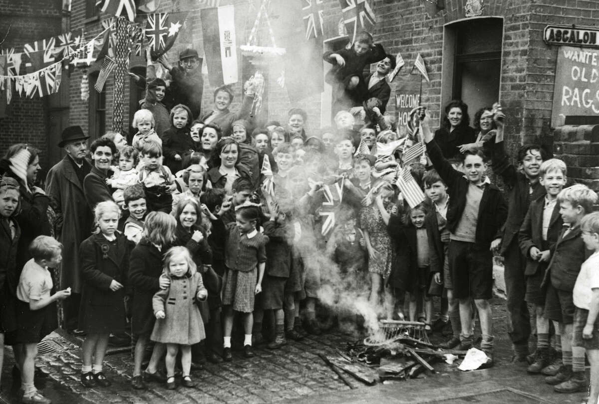 Vj day 1945 america s last great party
