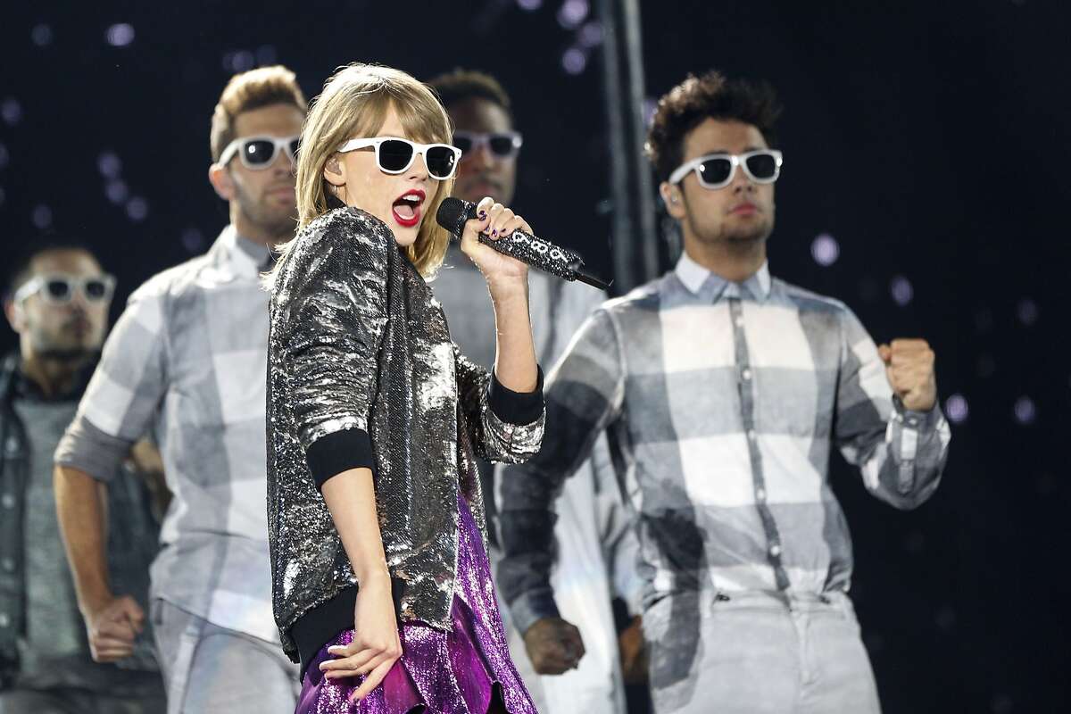 Taylor Swift feels the love, across many demographics