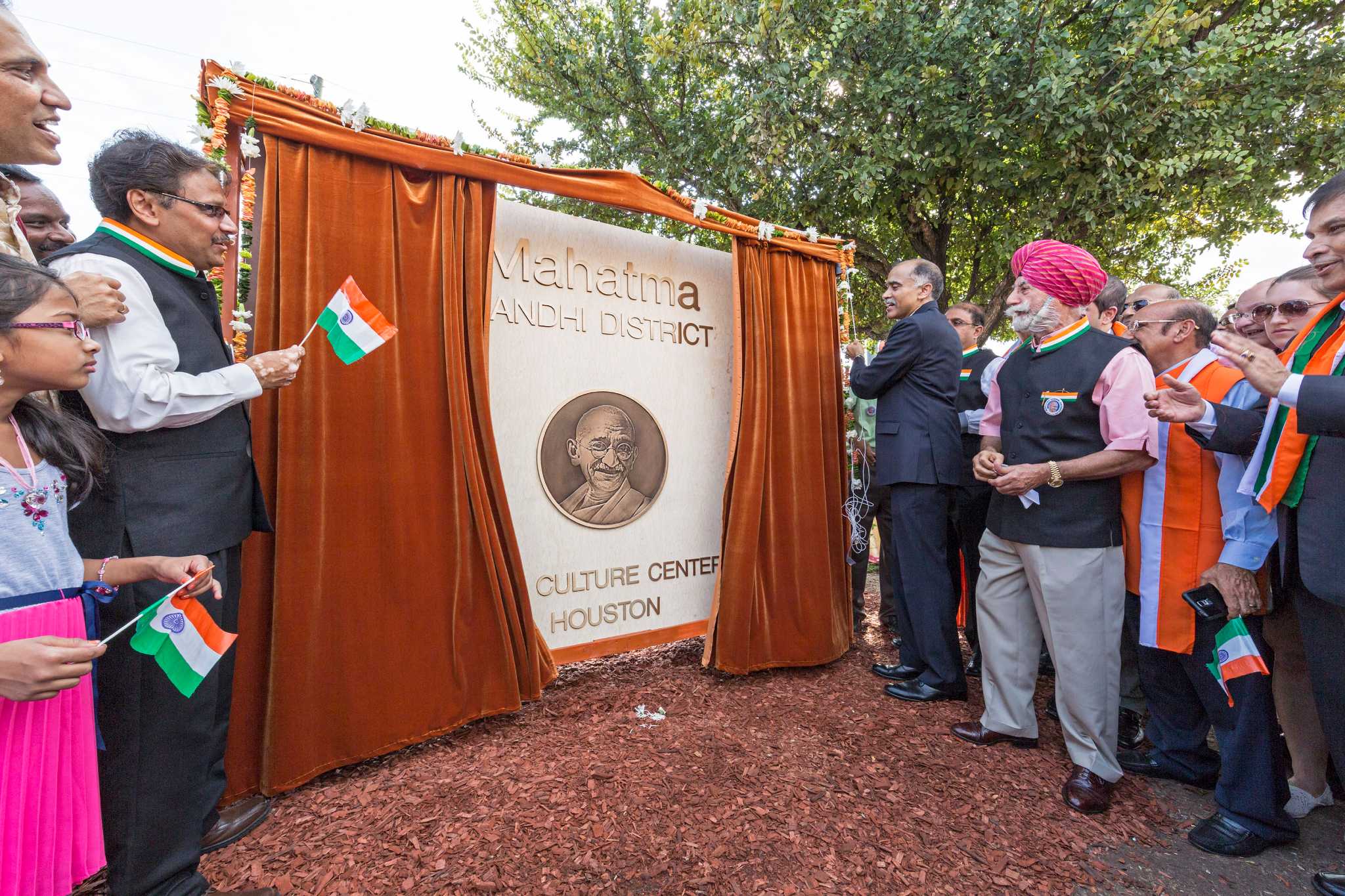 Gandhi statue unveiled at entrance to Houston's Little India