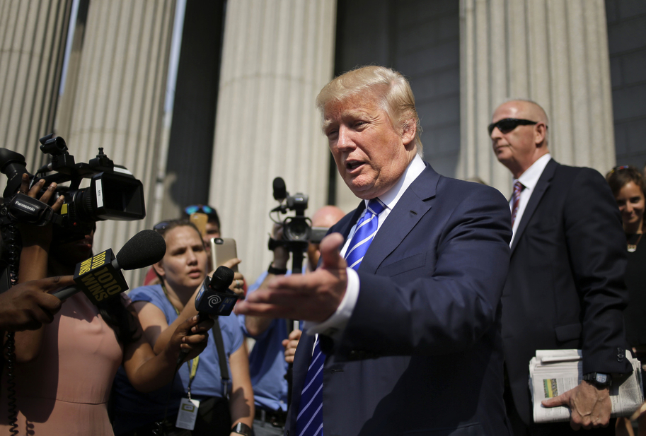 Trump looks to blend his style with team he can trust