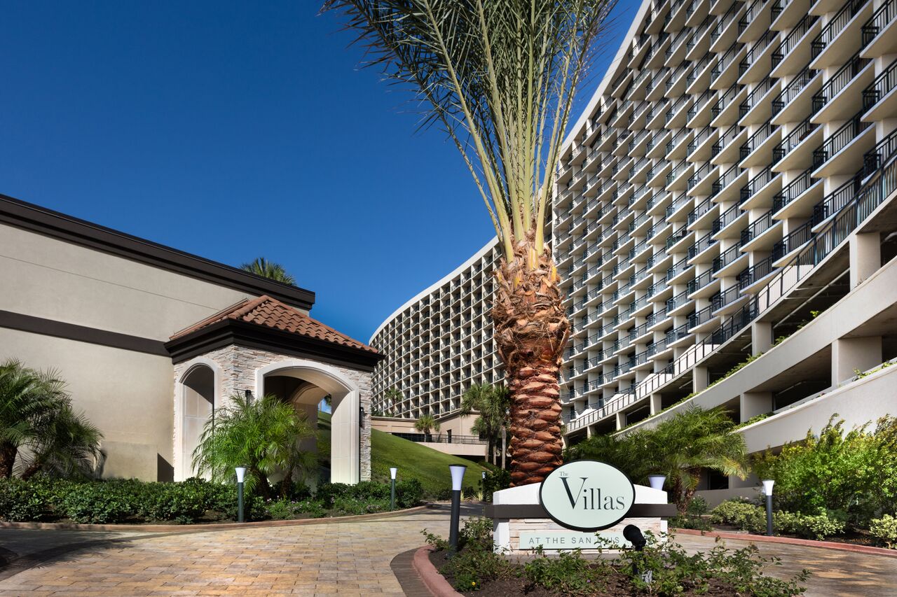 Take a peek at Tilman Fertitta's exclusive Galveston villas at the San Luis Resort ...
