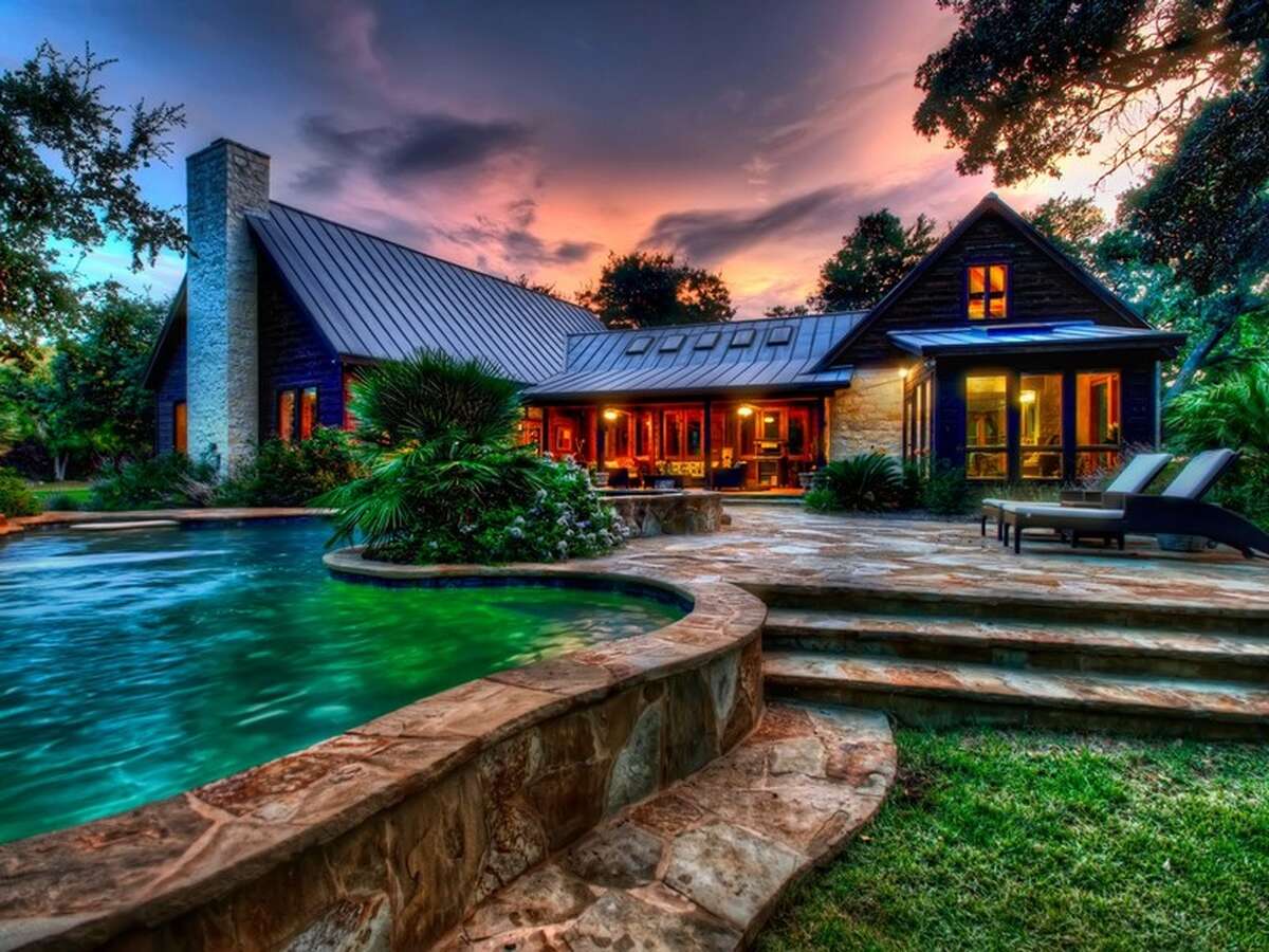 Foreclosed Hill Country home on the market for 1.9 million