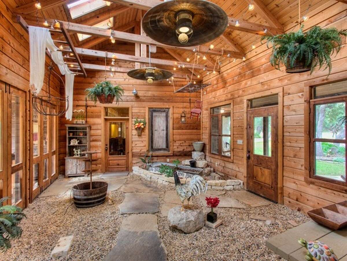 Foreclosed Hill Country home on the market for 1.9 million