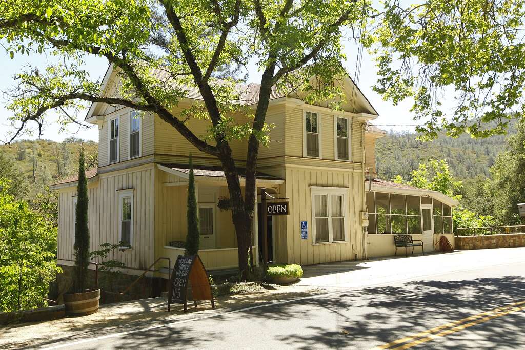 Highway 128 Offers Bounty Of Food Wine And Landscape Sfgate Nichelini Winery In St Helena Is The Oldest Continuously Operated Family Owned
