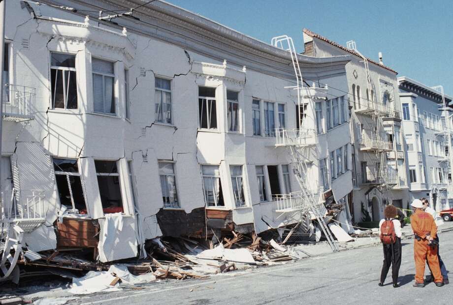 Damage to the Marina District, San Francisco, following the 1989 Loma Prieta earthquake. Photo: Otto Greule Jr, Getty Images