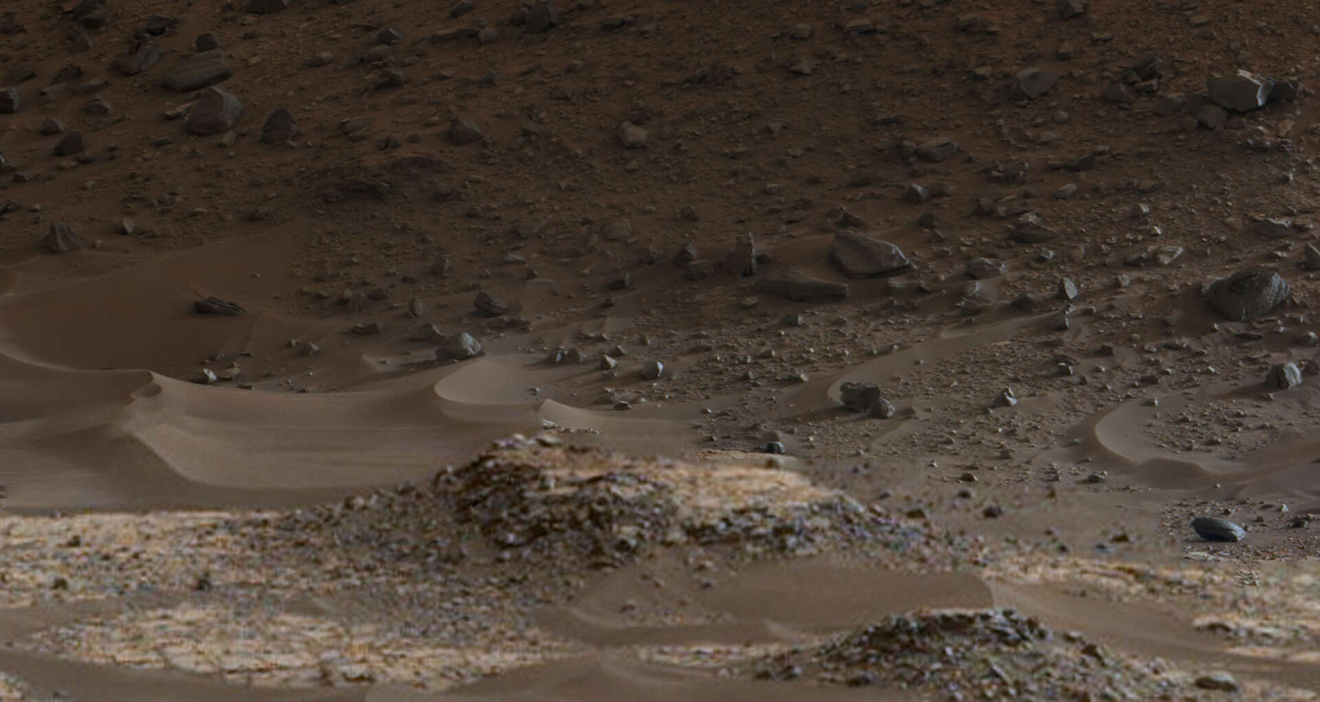 NASA shares massive Martian panorama on anniversary of latest landing