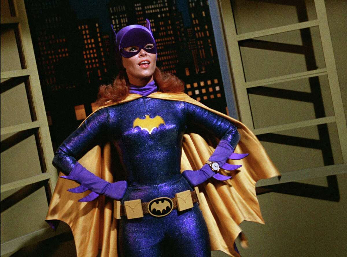 Yvonne Craig Who Played Batgirl In The 1960s Dies At 78 5742