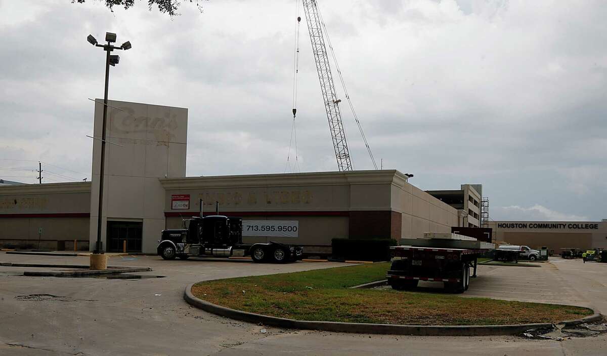 The former Conn's store for lease located at 5505 W. Loop South Wednesday, Aug. 19, 2015, in Houston.