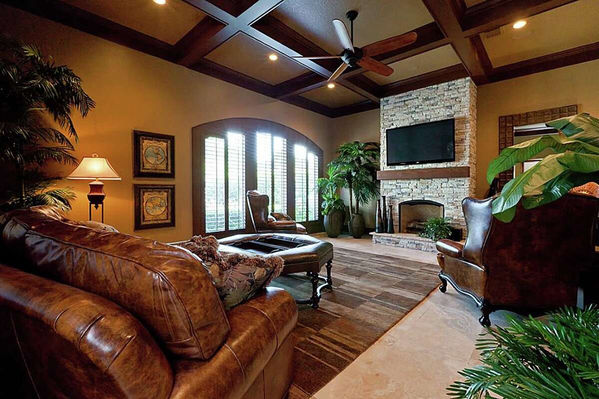 What a waterfront home in Kemah will cost you