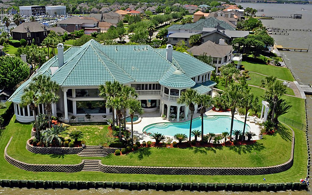 What a waterfront home in Kemah will cost you