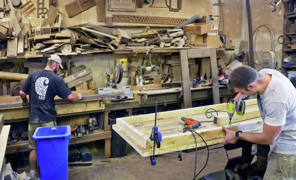 Popular furniture warehouse to close