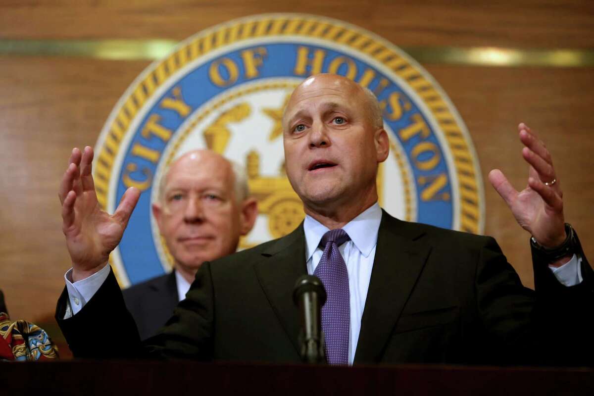 Mitch Landrieu, mayor of New Orleans, and former Houston Mayor Bill White, left, appear at a news conference at Houston City Hall as Landrieu thanks Houston for taking in Hurricane Katrina evacuees 10 years ago.