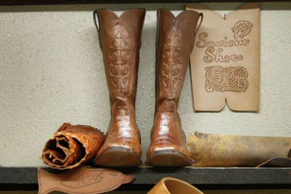 custom cowboy boots near me