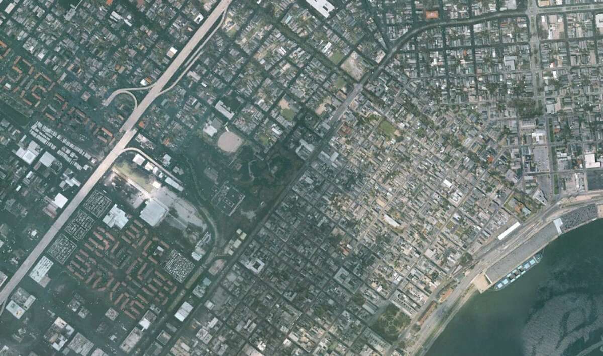 Hurricane Katrina: New Orleans satellite images before and after the ...