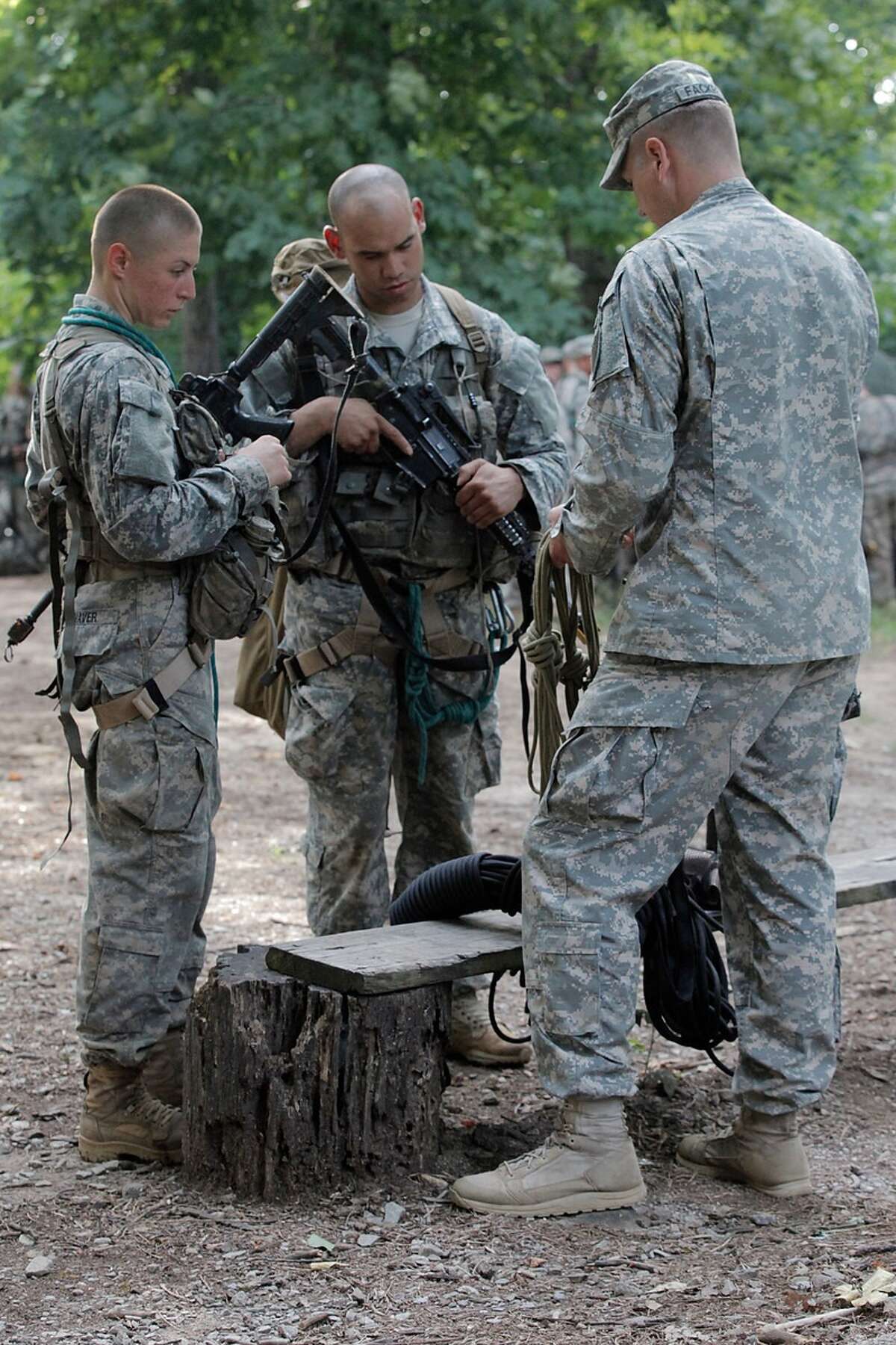 Texas woman graduates from punishing Army Ranger course