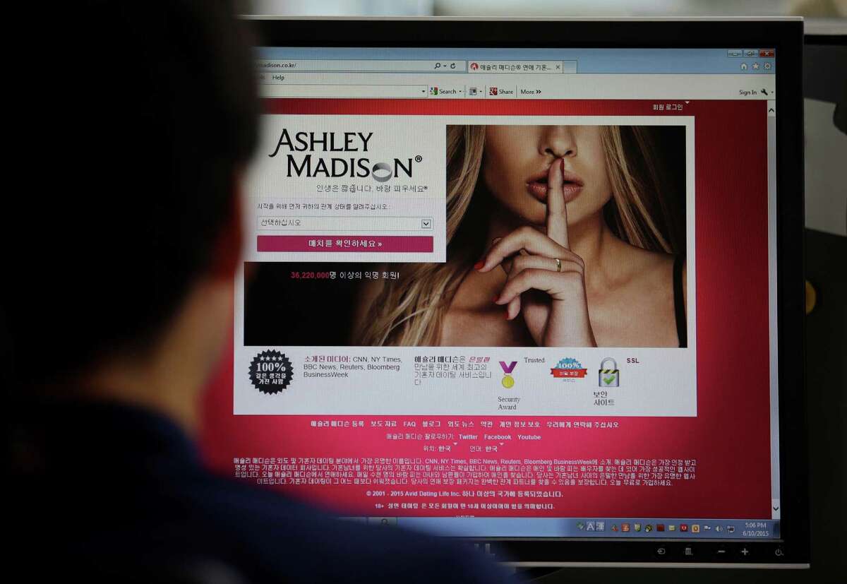 A security expert says the Ashley Madison case shows that Web users must be aware that "personal information is like money, and you don't just give away your money."