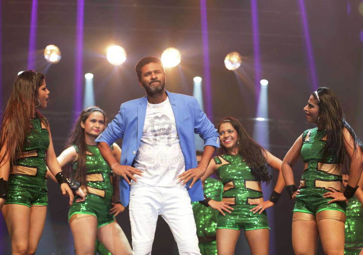 Houston enjoys the bright lights, festival colors of Bollywood Fusion