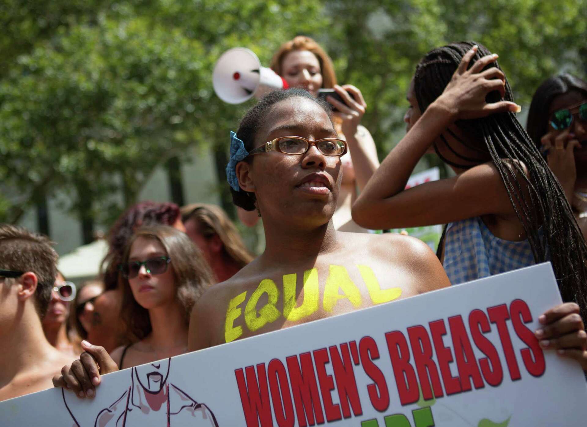 ny-stages-topless-parade-with-60-cities-worldwide
