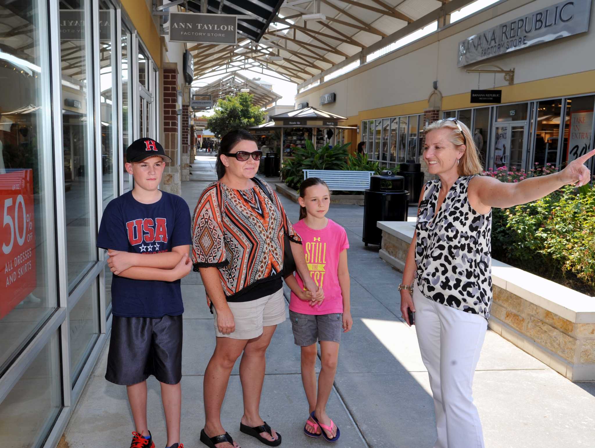 Mother's Day Shopping At Houston Premium Outlets