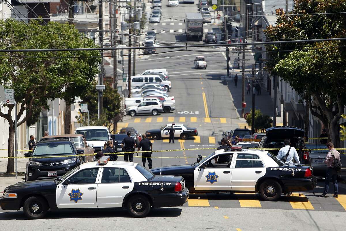 Russian Hill shooting leaves tourist wounded, 2 suspects in custody