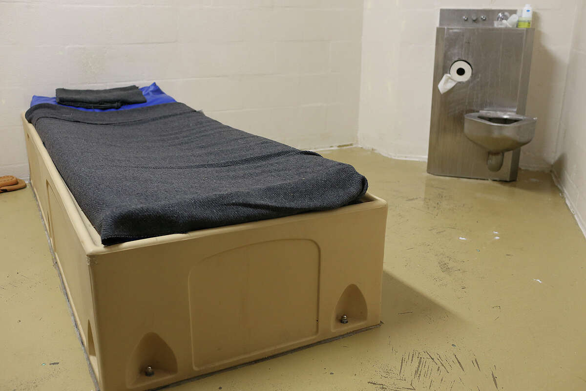 Detention officer accused of sex assault faces termination