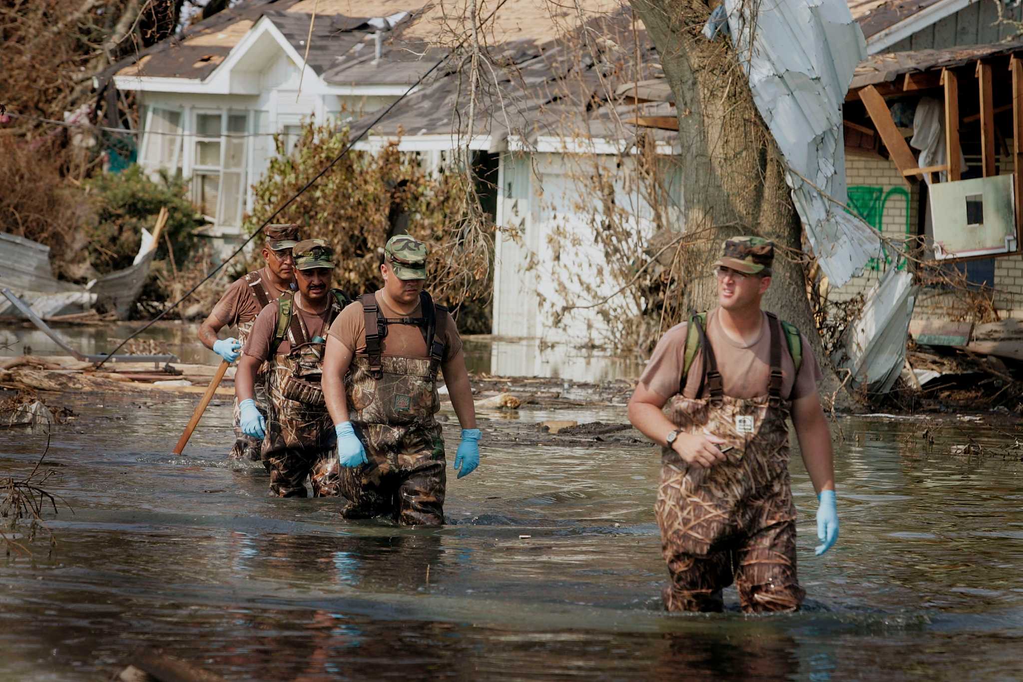 10 Years Ago - Hurricane Katrina's 1st Landfall (across southeast Florida)  #Katrina10  10 Years Ago - Hurricane Katrina made landfall across  southeast Florida near the Broward/Miami-Dade County border and moved  directly