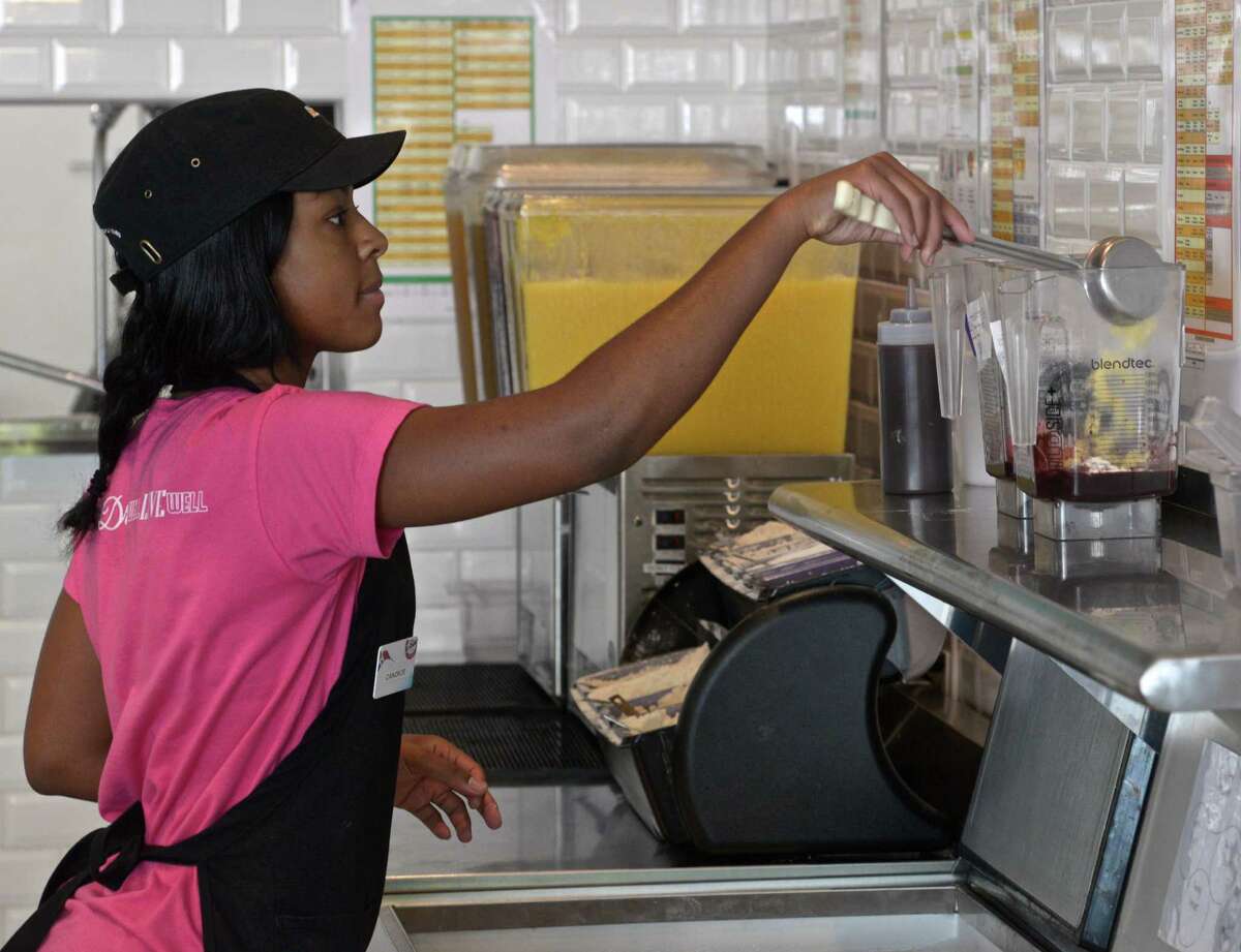 Shelton Robeks juice bar holding grand opening in July