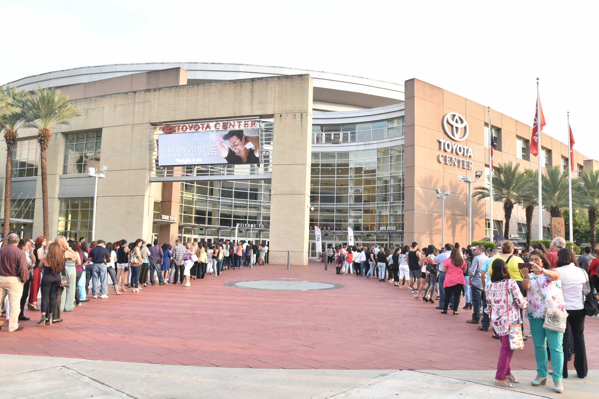 Chayanne charms Houston fans at Toyota