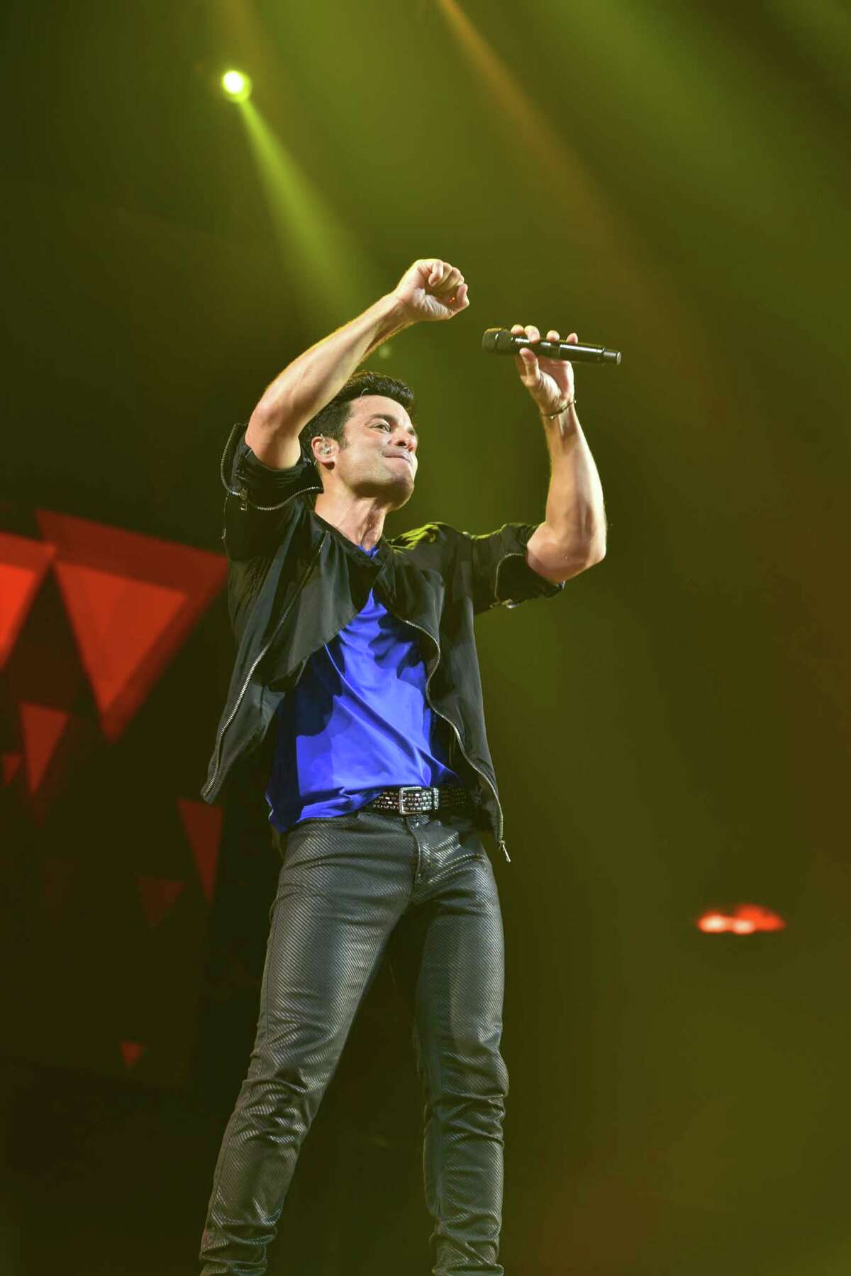 Latin pop star Chayanne charms Houston fans