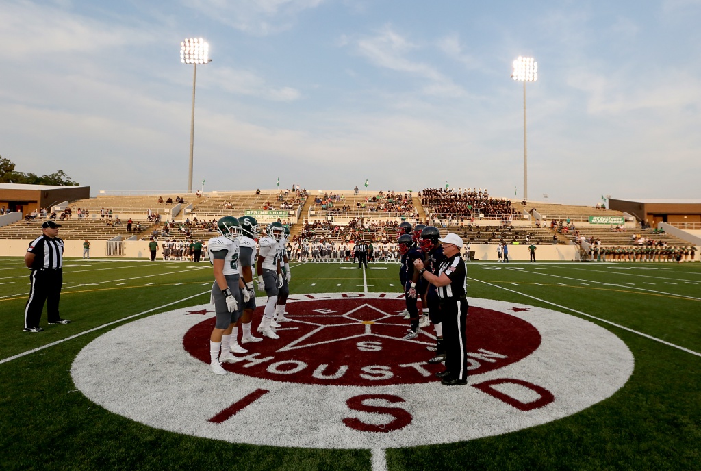 FEATURE: Adam Dunn honored as New Caney recognizes former Eagle