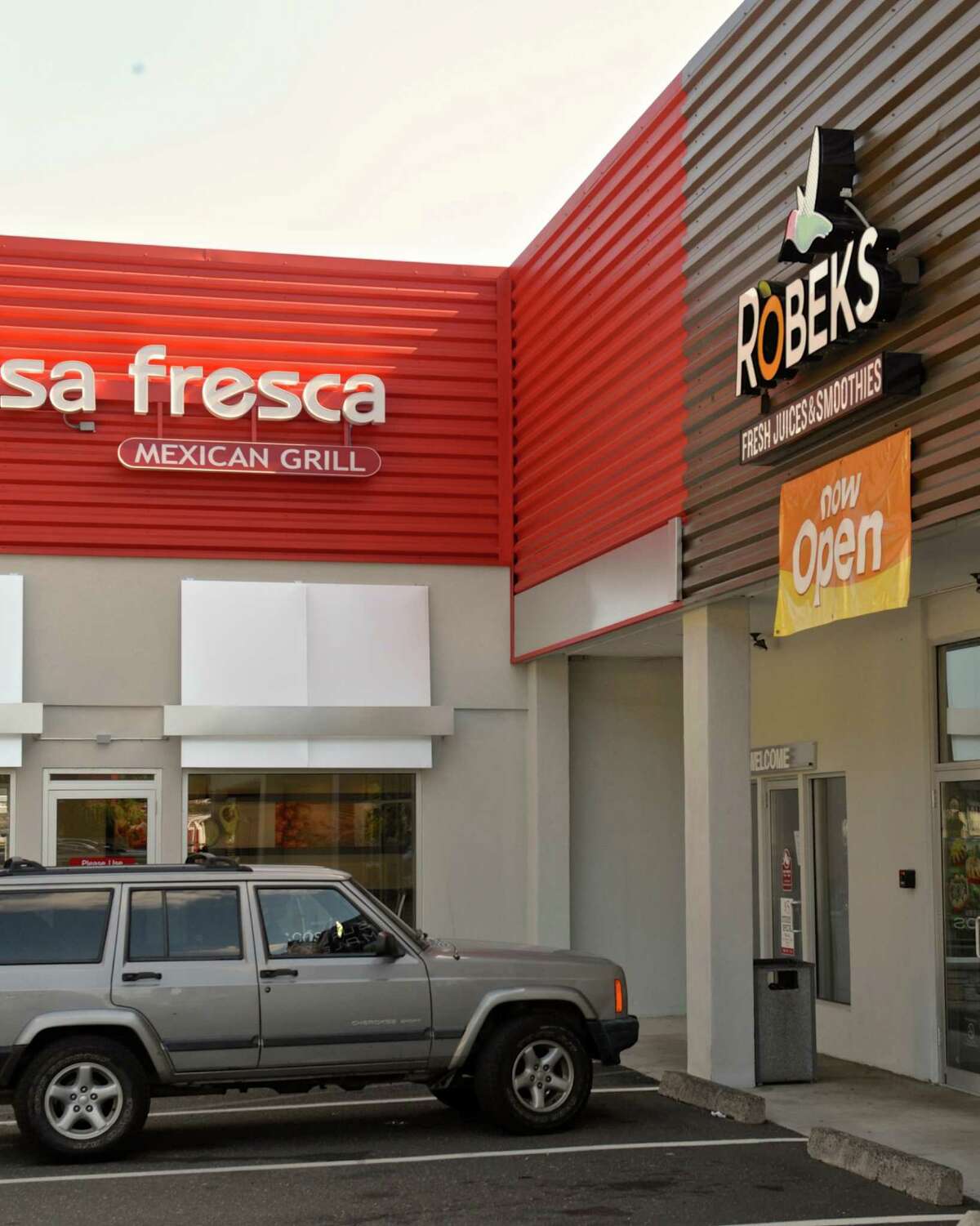 Robeks comes to Danbury