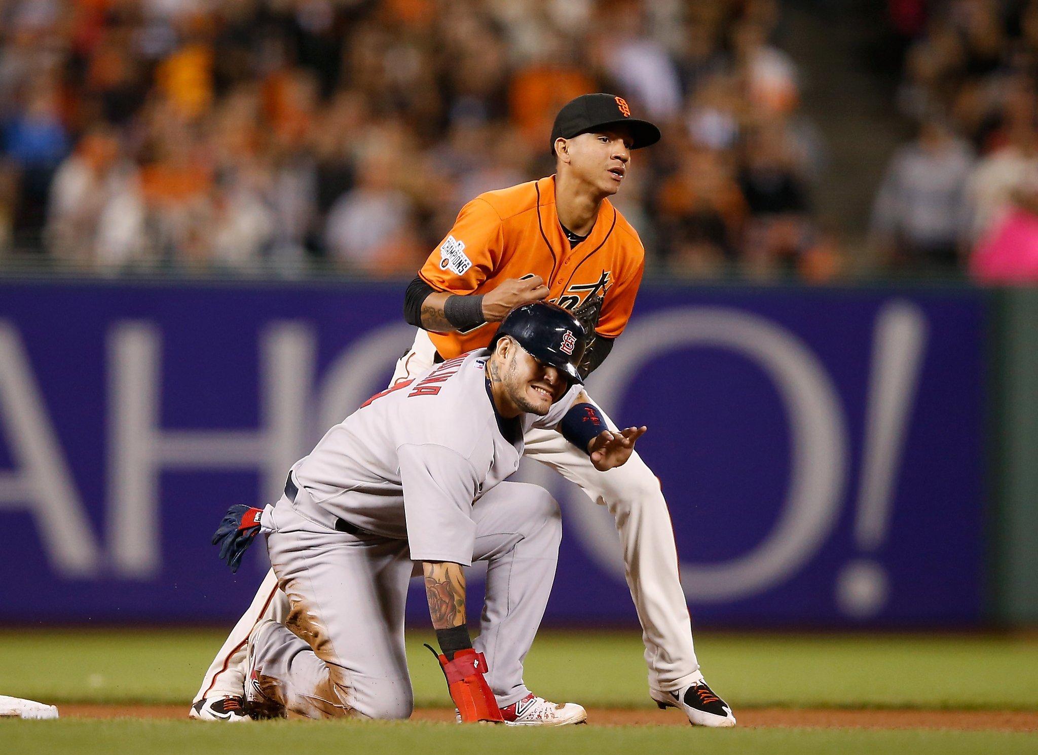 Kelby Tomlinson lines game-winning single as Giants beat Cardinals