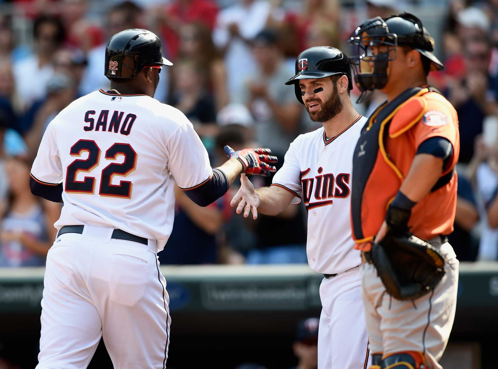 Giants' 9th-inning rally falls short in sloppy loss to Astros