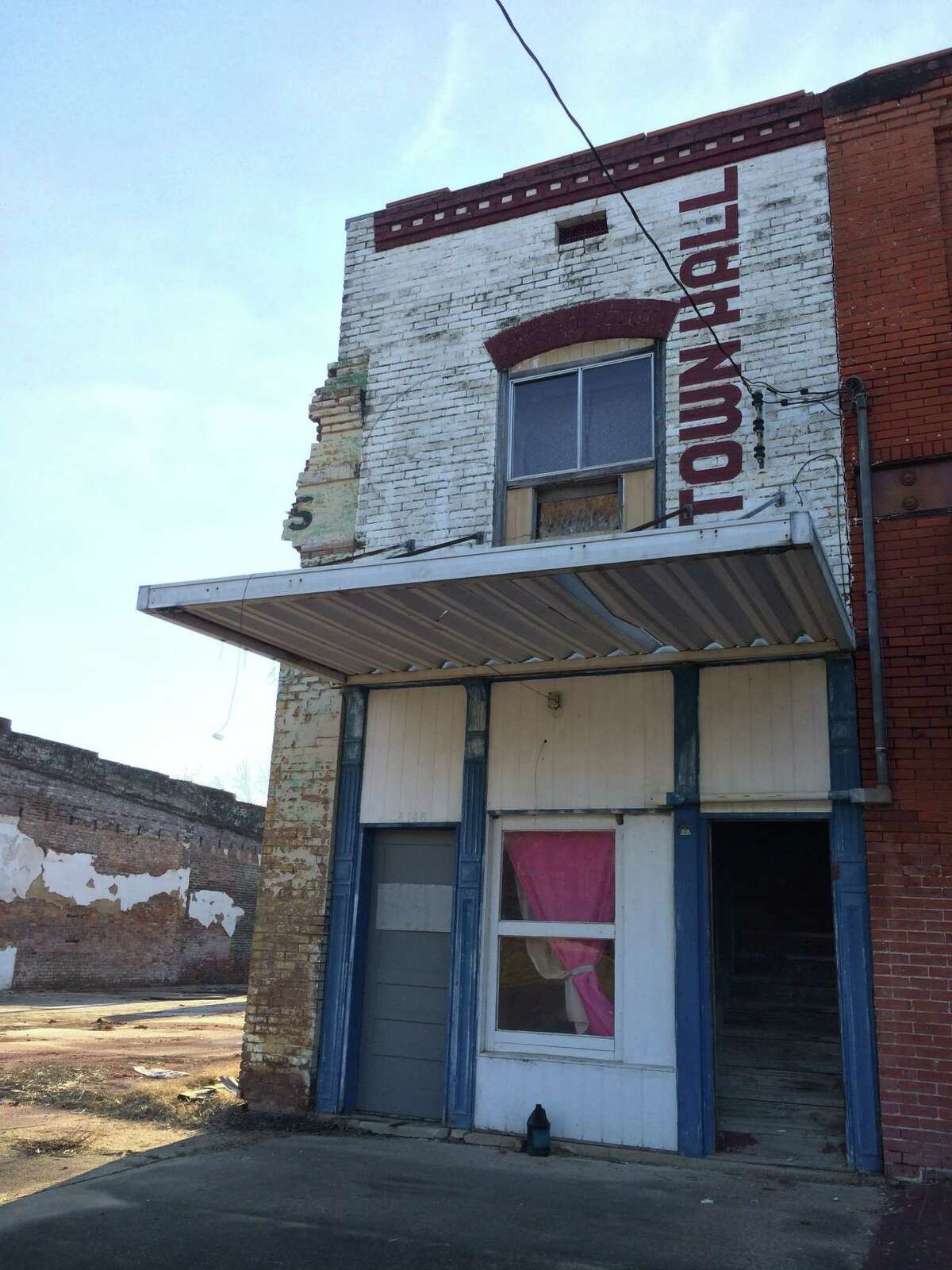 Tour uncovers the grandeur and ghosts of Southern music