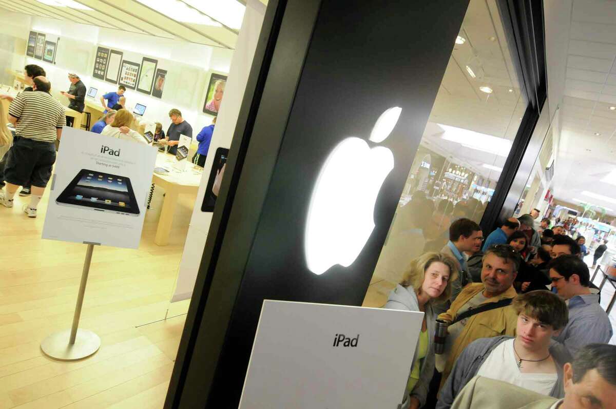 Major redesign in progress for Apple store at Crossgates Mall in Albany