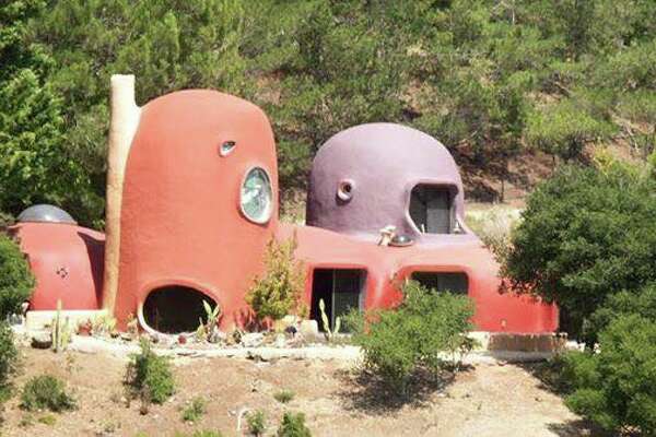 flintstone house for rent