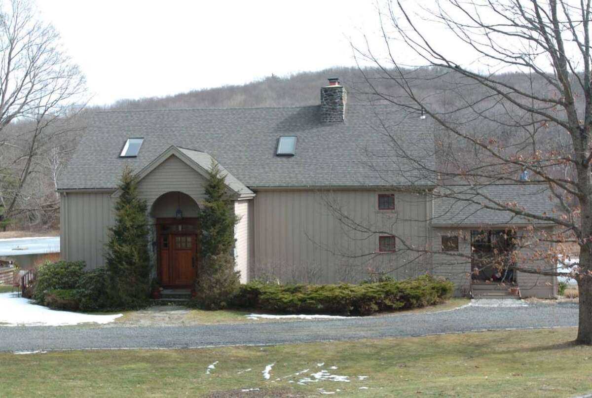 Roxbury a quiet place for famous authors to savor life out of the spotlight