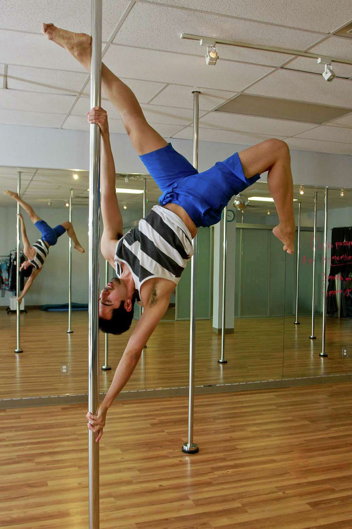 Pole Dancing - Vilay Sports