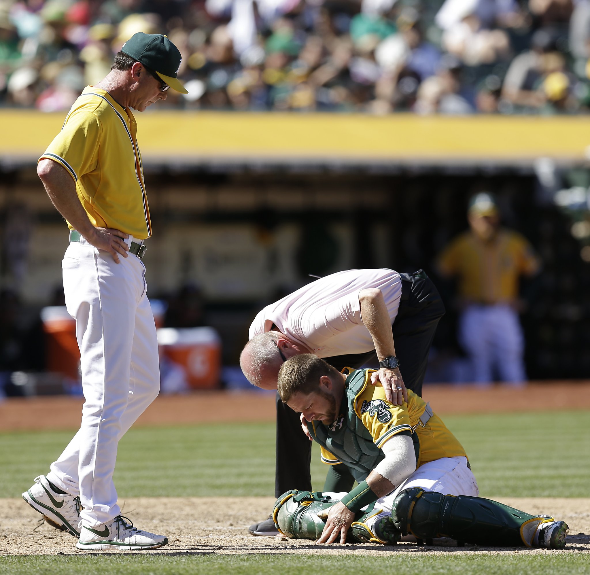 Braves catcher Stephen Vogt out for rest of season after hernia