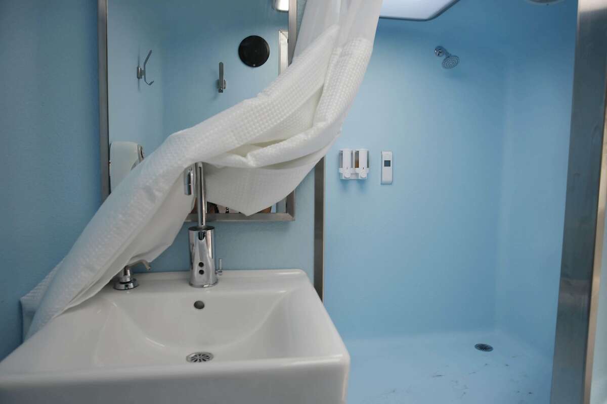 Nonprofit providing showers for the homeless rolling along