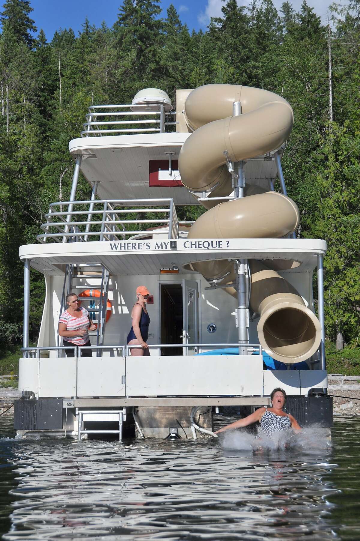 houseboat voyage