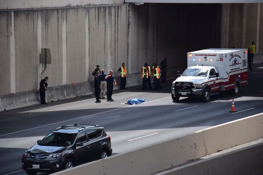 Man jumps to death from Loop 1604 flyover onto U.S. 281 in San Antonio ...