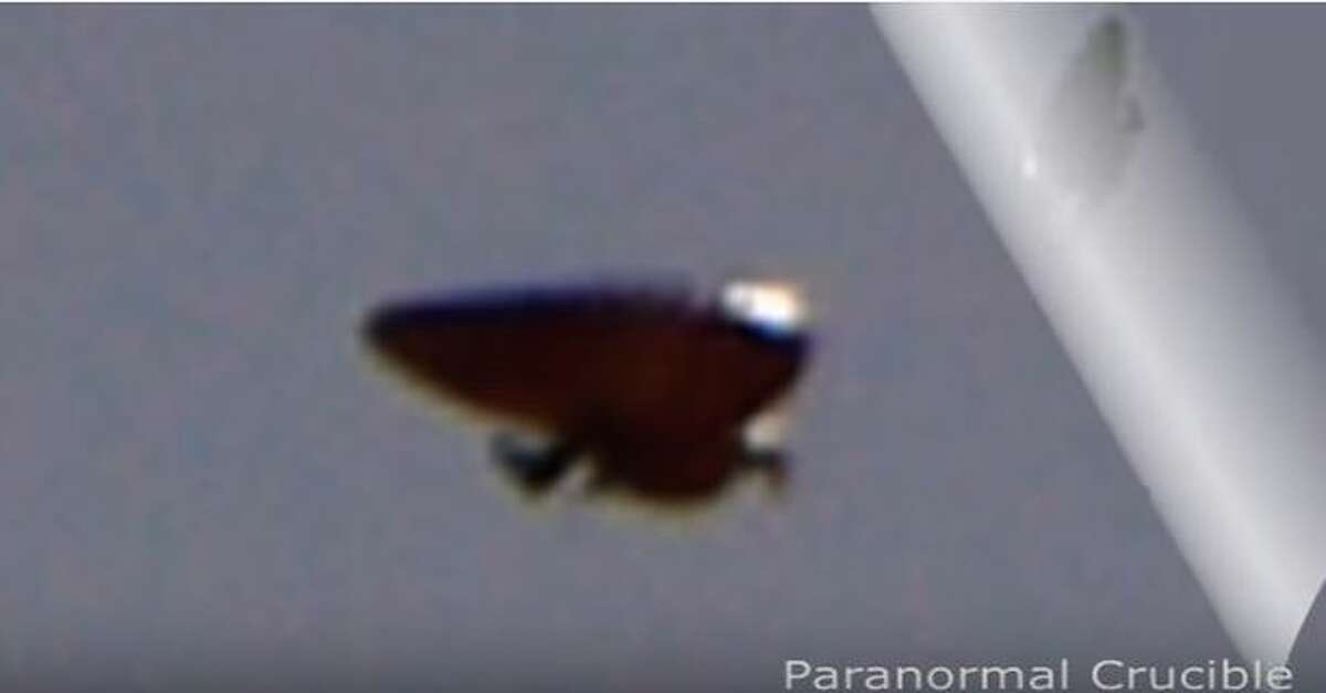 UFO shaped like manta ray spotted over Costa Rica