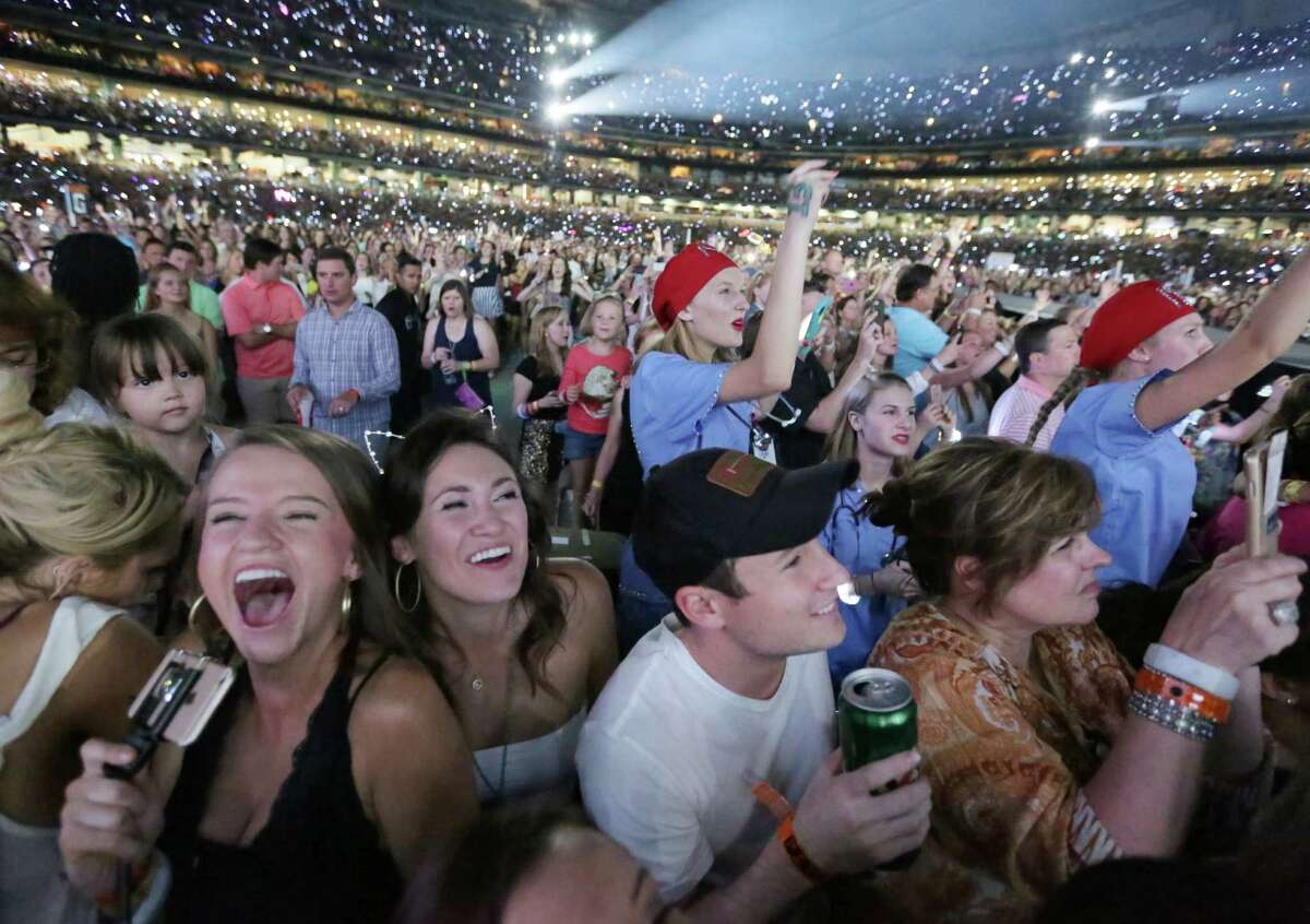 Taylor Swift concert, Texas Rangers Arlington traffic, parking