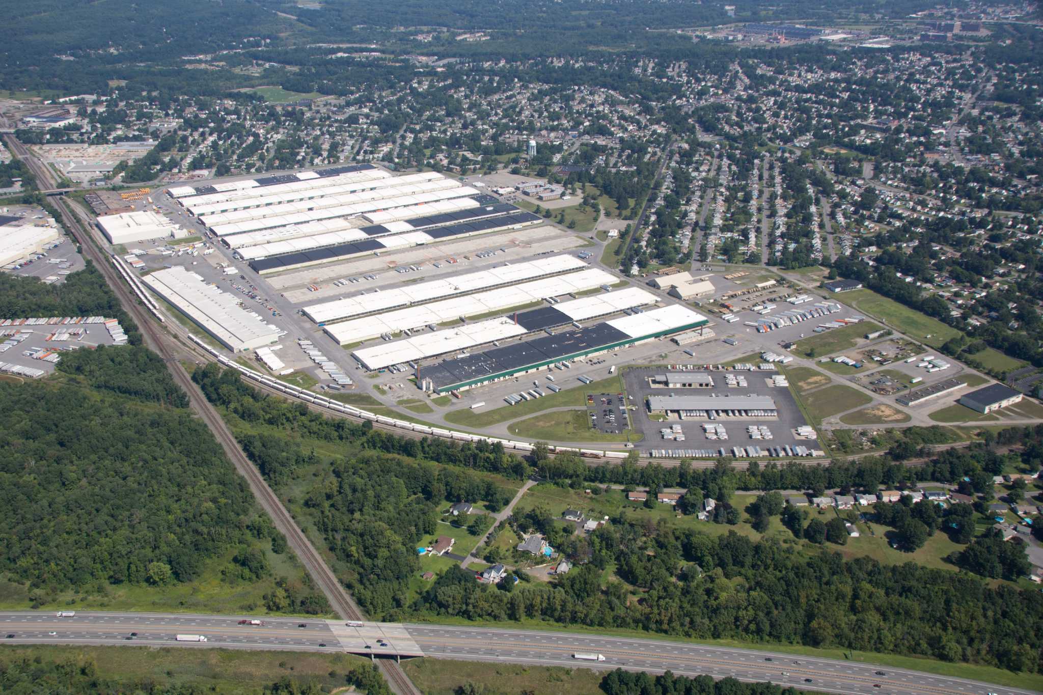 Construction begins on 200,000-square-foot Rotterdam warehouse