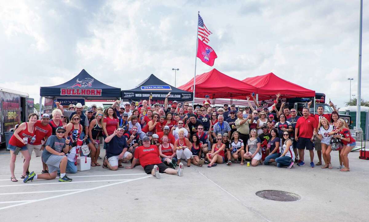 Bullhorn Tailgaters shake up NRG stadium