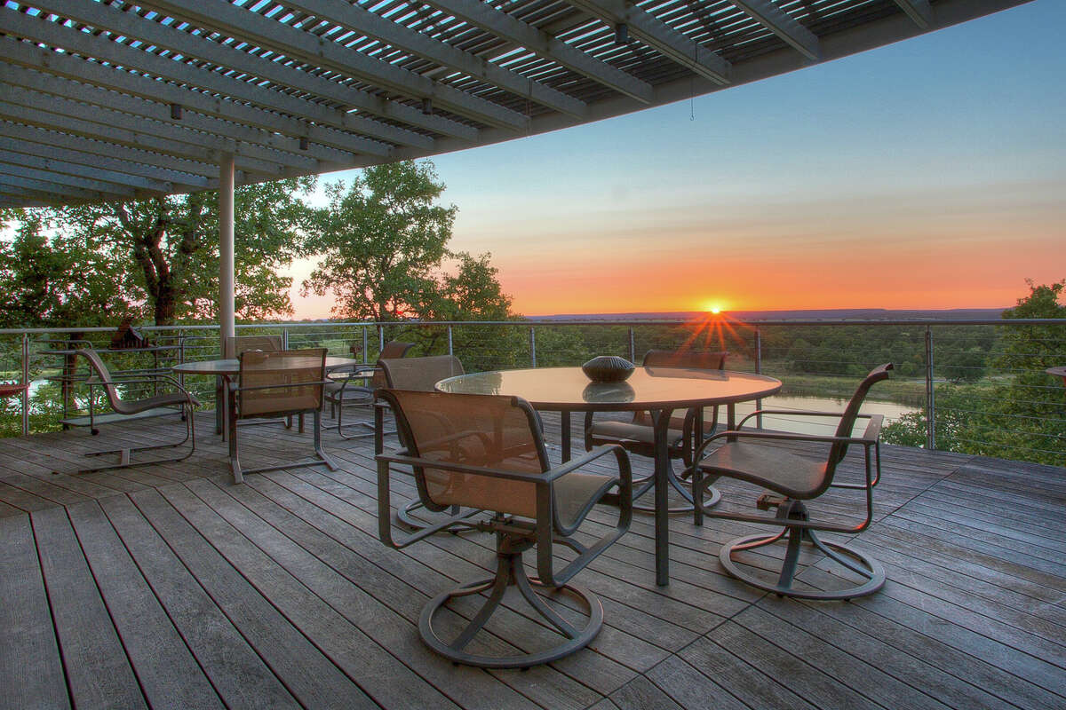 WalMart family's 1,460acre Rocking W. Ranch near Fort Worth sold to